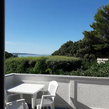 Miljenko - Matovica Apartman Kampor